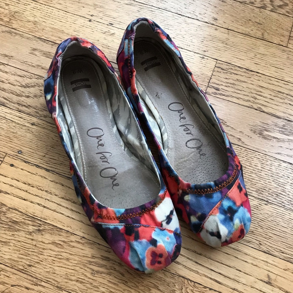 TOMS floral ballet flats